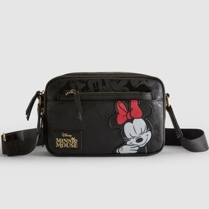 Disney Minnie Mouse body camera style crossbody purse with multiple compartments